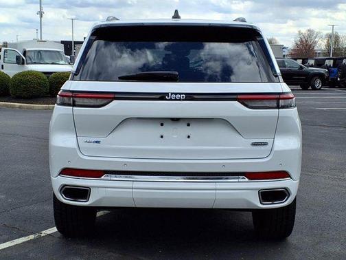 2022 Jeep Grand Cherokee 4xe Overland