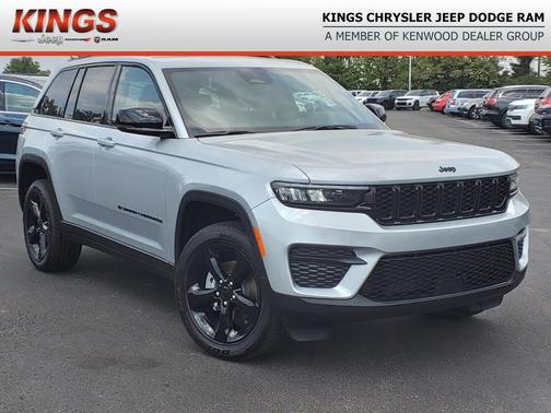 Silver Zynith 2024 Jeep Grand Cherokee Altitude