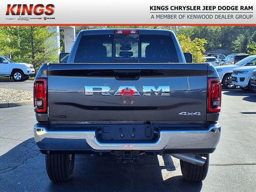 2025 RAM 2500 Tradesman Crew Cab 4x4 6'4' Box