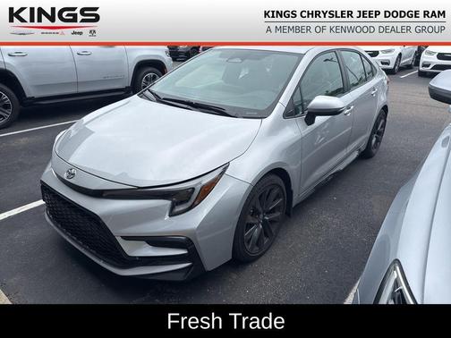 Classic Silver Metallic 2023 Toyota Corolla SE