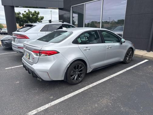 Classic Silver Metallic 2023 Toyota Corolla SE