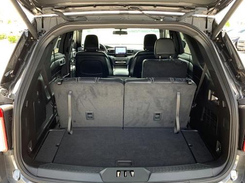 Photo 5 of 22 of 2020 Ford Explorer XLT