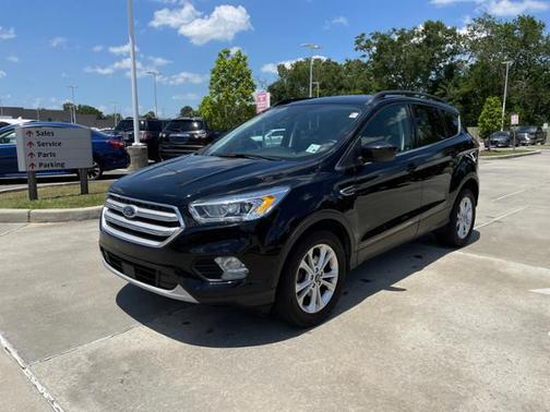 Photo 2 of 11 of 2018 Ford Escape SEL
