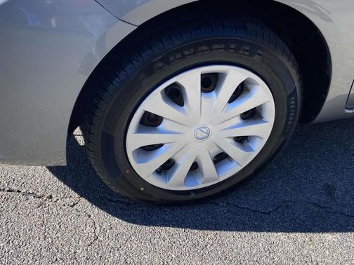 2012 Nissan Versa 1.6 SV