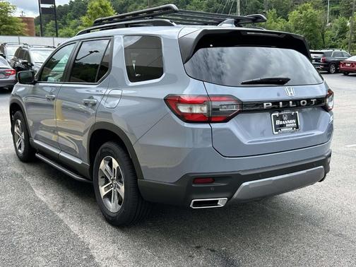 Sonic Gray Pearl 2026 Honda Pilot EX-L