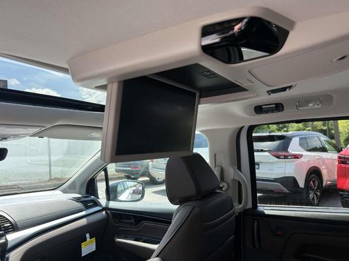 Platinum White Pearl 2026 Honda Odyssey Touring