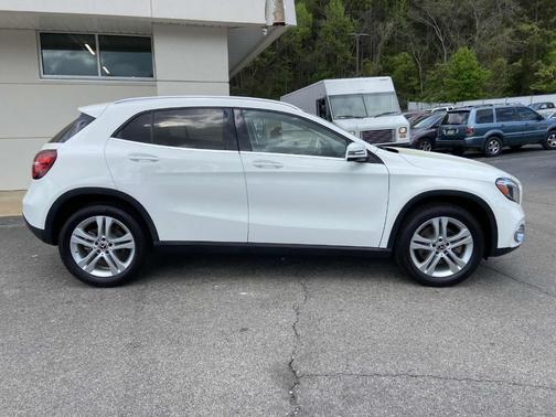 2020 Mercedes-Benz GLA 250 Base 4MATIC