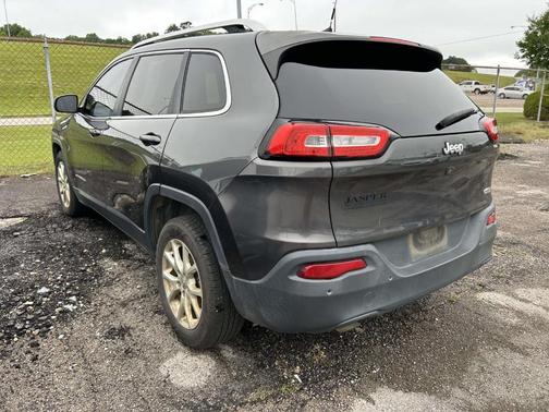 Gray 2017 Jeep Cherokee Latitude