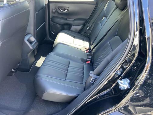 Crystal Black Pearl 2026 Honda HR-V EX-L