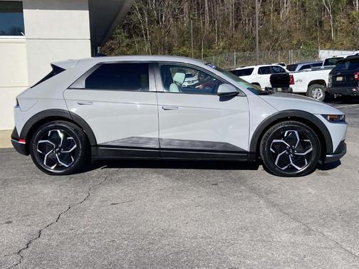 2022 Hyundai IONIQ 5 SEL