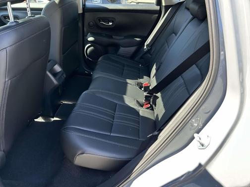 Urban Gray Pearl 2027 Honda HR-V EX-L