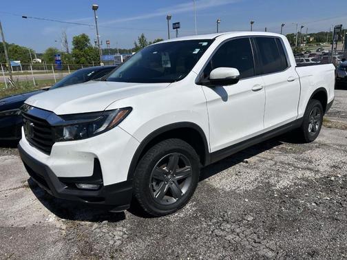 White 2022 Honda Ridgeline RTL