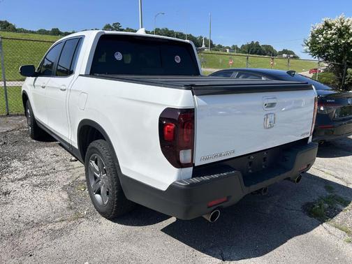 White 2022 Honda Ridgeline RTL