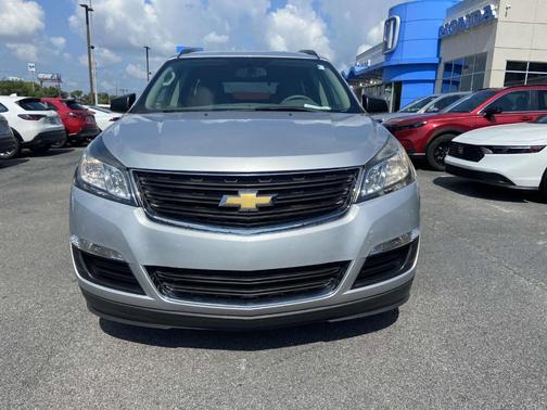 2017 Chevrolet Traverse LS