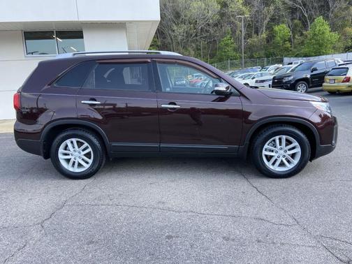 Dark Cherry 2014 Kia Sorento LX