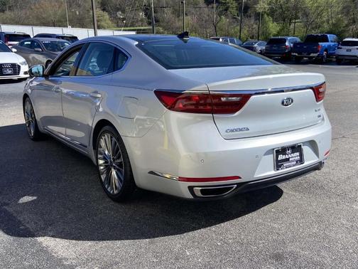 2017 Kia Cadenza SX Limited