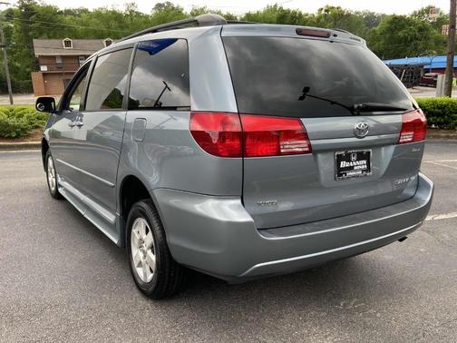 2004 Toyota Sienna LE