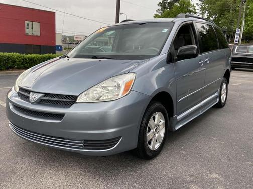 2004 Toyota Sienna LE