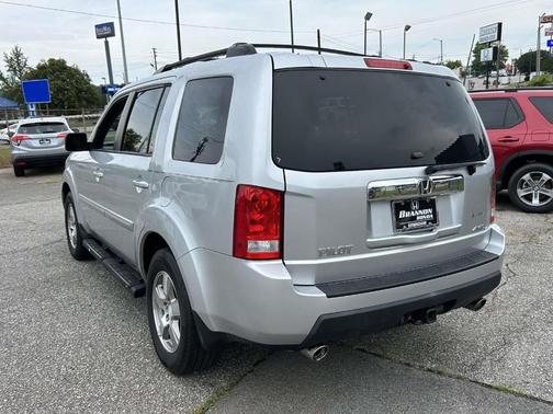 Silver 2011 Honda Pilot EX-L
