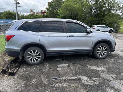 Silver 2021 Honda Pilot EX