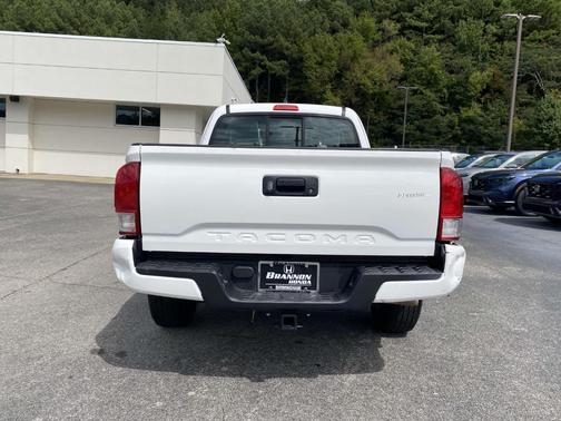 2017 Toyota Tacoma SR