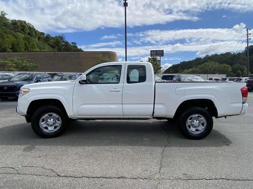 2017 Toyota Tacoma SR