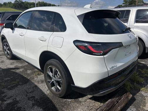 White 2025 Honda HR-V EX-L