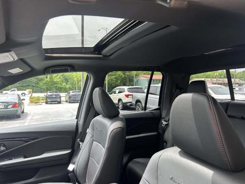 Crystal Black Pearl 2026 Honda Ridgeline Black Edition