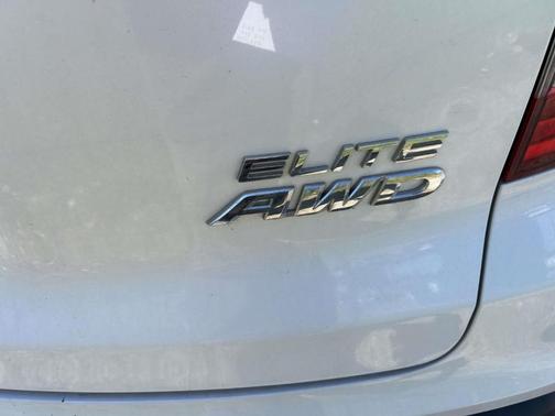 White 2019 Honda Passport Elite