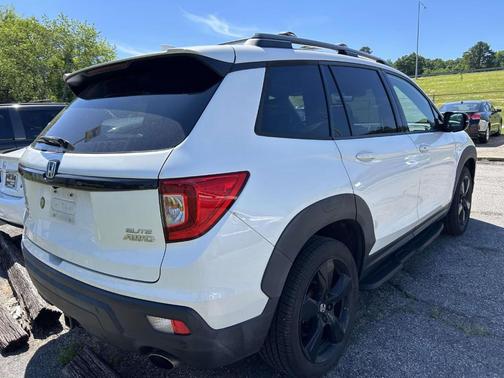 White 2019 Honda Passport Elite