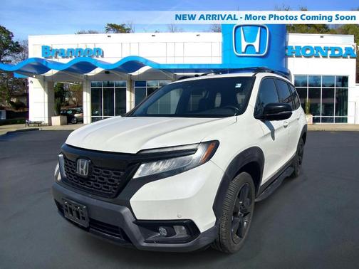 White 2019 Honda Passport Elite
