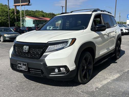 White 2019 Honda Passport Elite