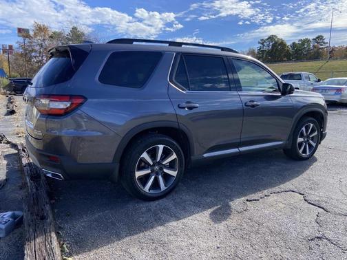 2024 Honda Pilot Touring