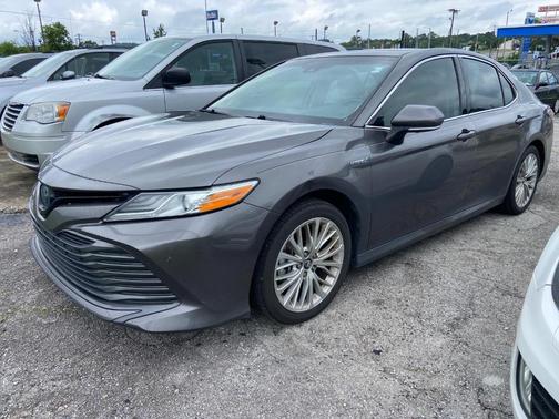2018 Toyota Camry Hybrid XLE