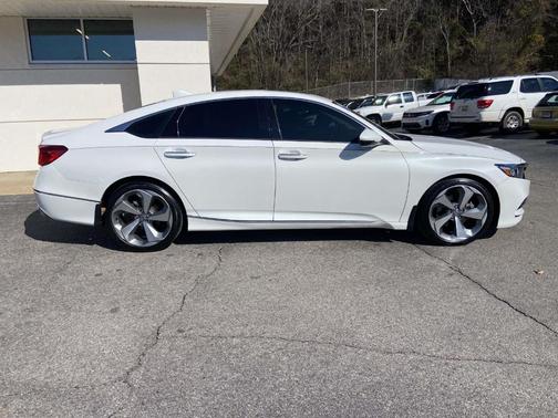 2019 Honda Accord Touring 2.0T