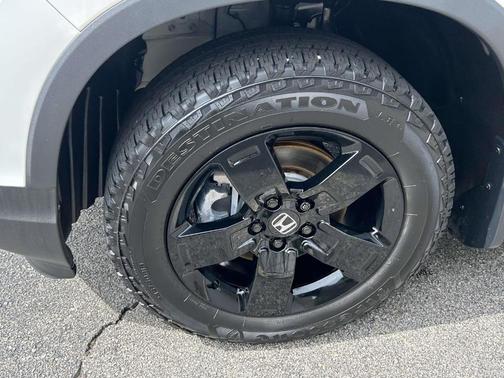 White 2025 Honda Ridgeline Black Edition