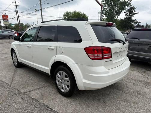 Vice White 2018 Dodge Journey SE
