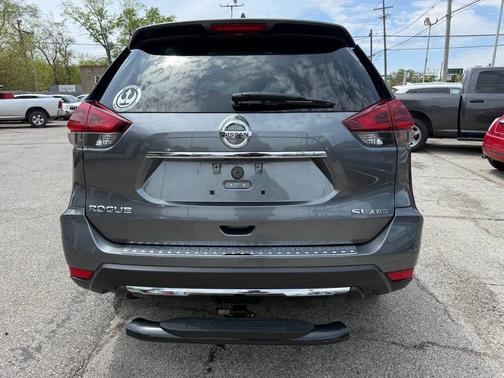Gun Metallic 2018 Nissan Rogue SL