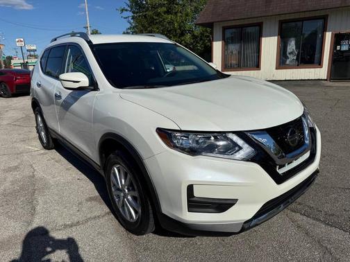 White 2020 Nissan Rogue SV