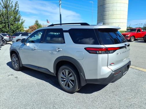 2025 Nissan Pathfinder SV 4WD