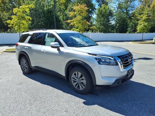 2025 Nissan Pathfinder SV 4WD