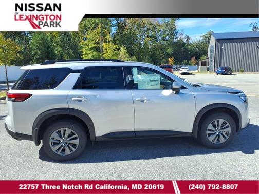 2025 Nissan Pathfinder SV 4WD