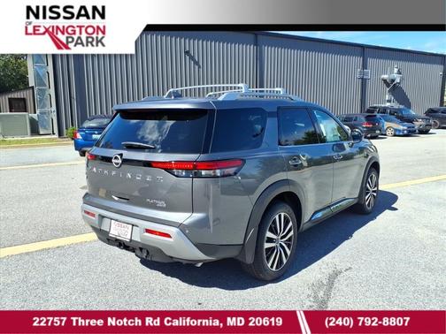 2025 Nissan Pathfinder Platinum 4WD