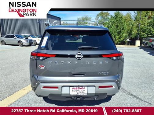 2025 Nissan Pathfinder Platinum 4WD