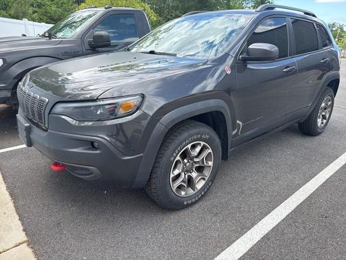 Granite Crystal Metallic Clearcoat 2020 Jeep Cherokee Trailhawk