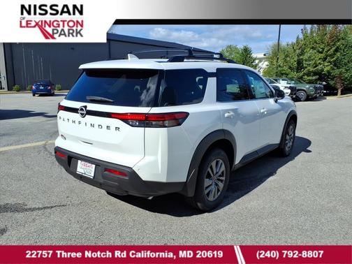 2025 Nissan Pathfinder SV FWD
