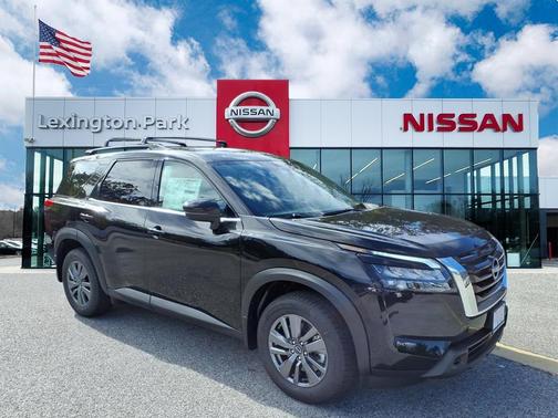 2025 Nissan Pathfinder SV 4WD