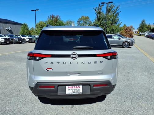 2025 Nissan Pathfinder SV 4WD