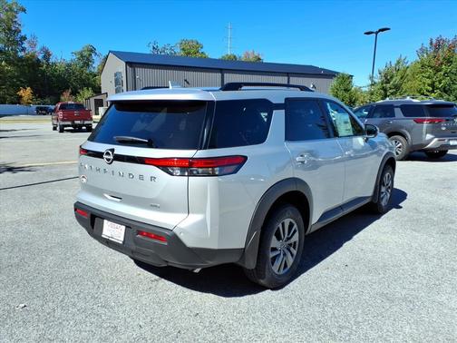 2025 Nissan Pathfinder SV 4WD