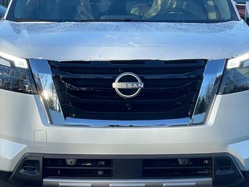 2025 Nissan Pathfinder SL 4WD